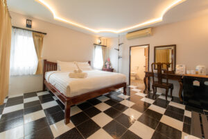 Hatthaland-Standard-Inside-1